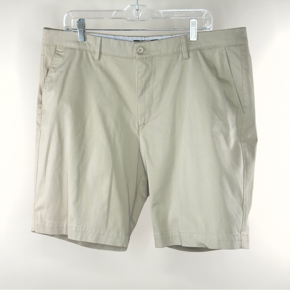 Bloomingdale's Tan Flat Front Men’s Shorts - Picture 11 of 12